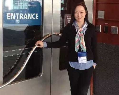 华中科技大学生殖医学中心试管婴儿费用，三五万少不了